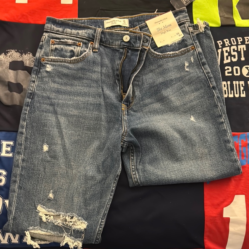 Abercrombie & Fitch “Mom” Jeans